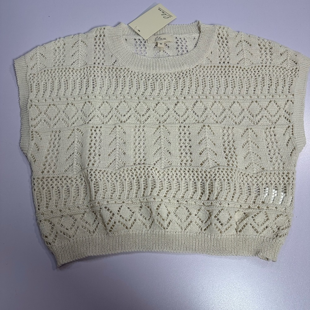 Cream crochet top size M NWT Elan cropped